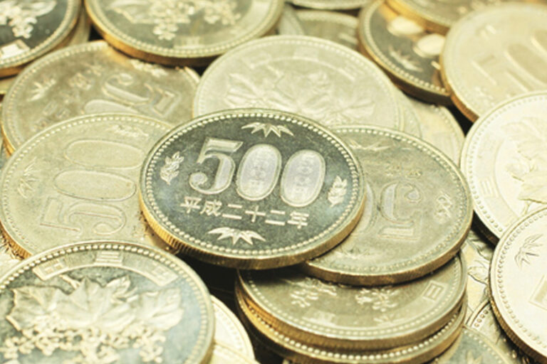 American dollar strengthens as Japanese yen depreciation picks up momentum again.