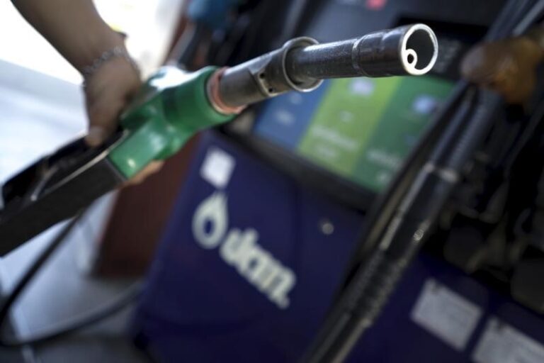 US oil prices increase as inventories fall; market turns to CPI inflation.