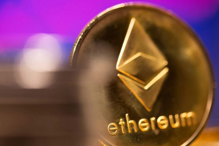 Arthur Hayes makes daring BTC, ETH price predictions, stirring up the community with bold forecasts.