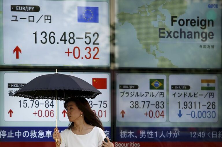 Challenges arise in Indo-Pacific trade agreements before APEC summit, causing delays.