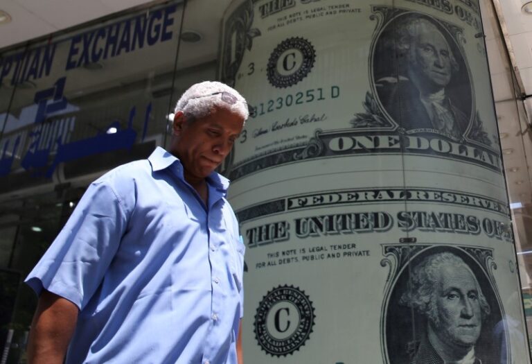 The dollar bounces back from 3-month lows, with PCE data on the horizon.
