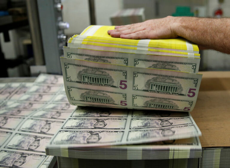 US dollar weakens; euro strengthens before crucial wage data.