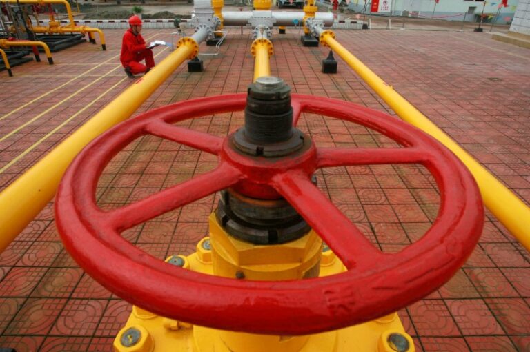 Gaza ceasefire rejection leads to oil price rise; limited gains due to weak China data. Gaza ceasefire rejection leads to oil price rise; limited gains due to weak China data.