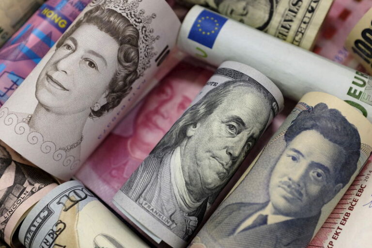 Swiss continue to prefer using physical cash despite the popularity of payment apps.