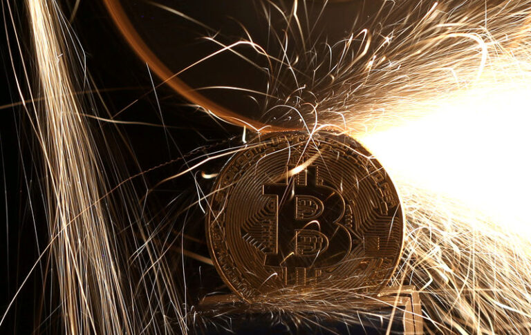 Michael Saylor Comments as Bitcoin Briefly Hits $62,000 Mark